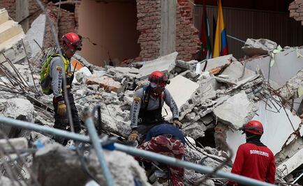 Anciano sobrevivió 13 días bajo escombros en Ecuador