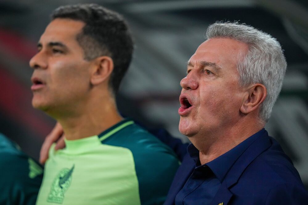Javier Aguirre y Rafael Márquez, previo al encuentro amistoso entre Colombia y México - Foto: AP