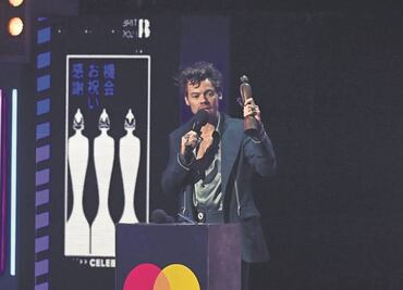 Harry Styles dedica premio a One Direction