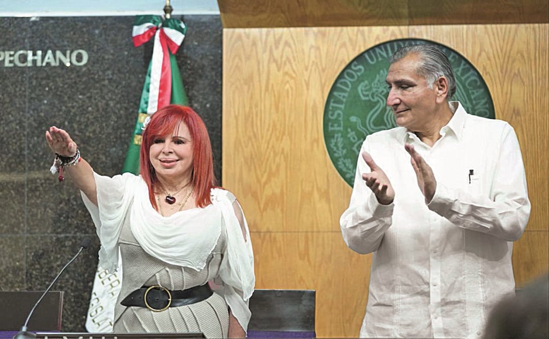 Layda Sansores rindió protesta al cargo ante el secretario de Gobernación, Adán Augusto López. Foto: ESPECIAL