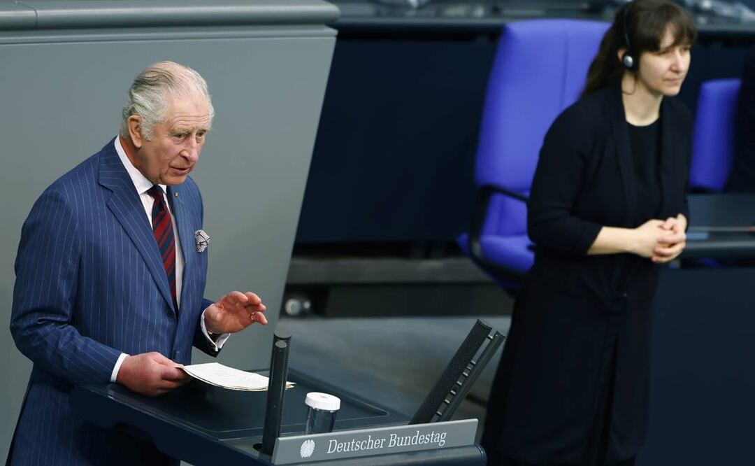 El Rey Carlos III de Inglaterra, habla ante los miembros del Bundestag durante su visita a Berlín. Foto: EFE