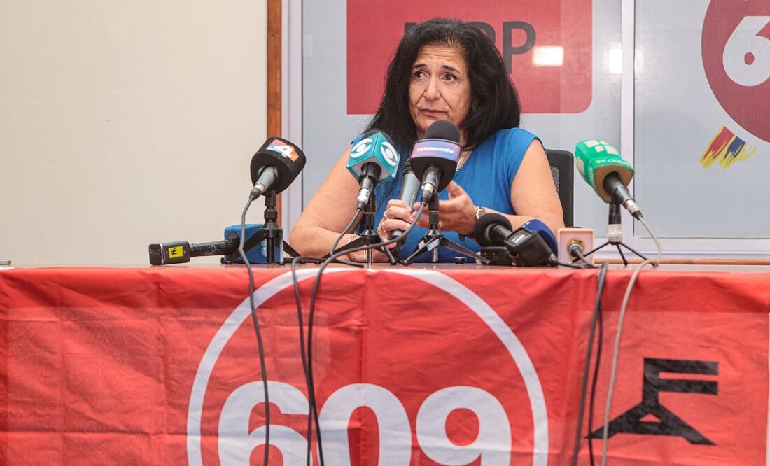 La doctora personal del expresidente José Mujica, Raquel Panone, en una rueda de prensa en Montevideo, este jueves 9 de enero de 2025. FOTO: GASTÓN BRITOS. EFE