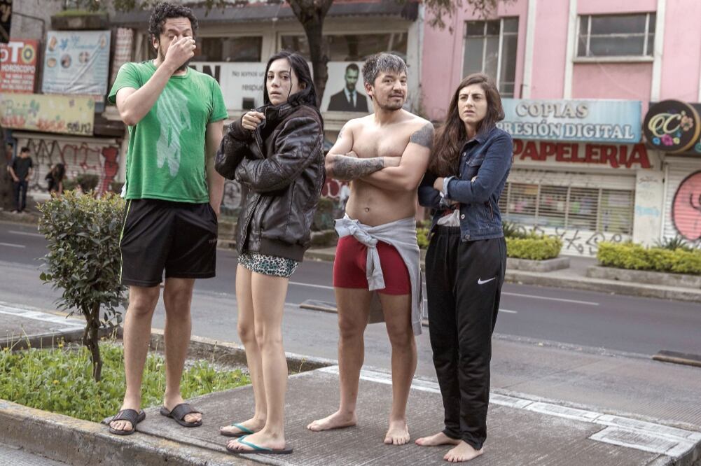 El susto, esa consecuencia sicológica de un fuerte temblor, se queda en el ánimo de la gente que ha escuchado la alarma sísmica. FOTO: IVAN STEPHENS. EL UNIVERSAL