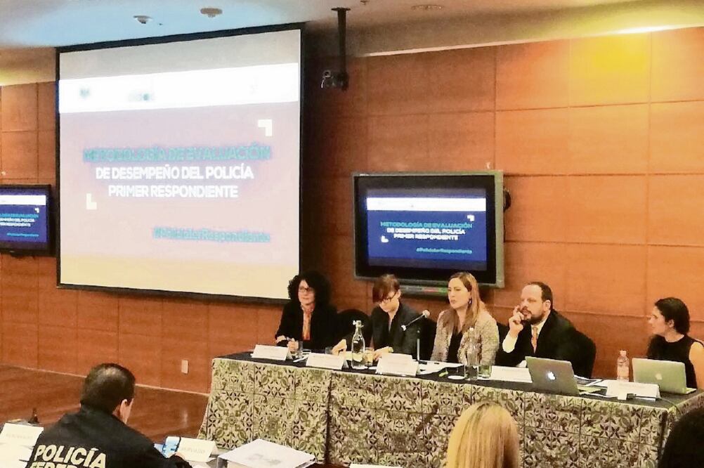 Especialistas en temas de justicia y seguridad presentaron el estudio La cara del Sistema de Justicia Penal: ¿Qué le falta al policía primer respondiente?, y señalaron los desaciertos en la implementación de esta estrategia en el país (CIDAC)