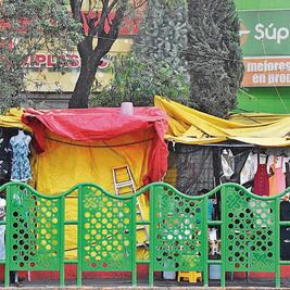 Reubican a 850 puestos ambulantes de la Merced