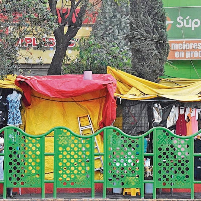 Los módulos de color verde fueron colocados a lo largo de 20 cuadras, desde Fray Servando hasta el Eje 1 Norte, del lado de Venustiano Carranza. CORTESÍA