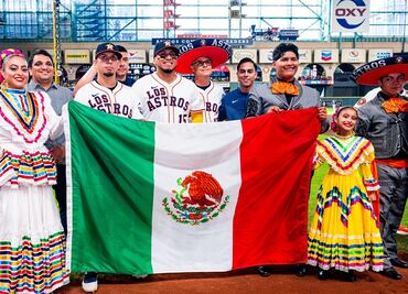 MLB: Los Astros de Houston celebran la herencia hispana con sus peloteros mexicanos