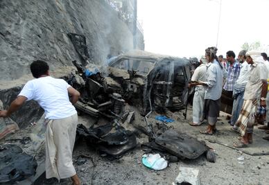 EI reivindica atentado que mató a gobernador en Yemen