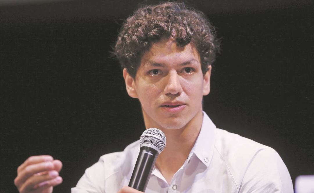 El bailarín Isaac Hernández, ayer en conferencia en Monterrey. Foto: Francisco Guasco/EFE