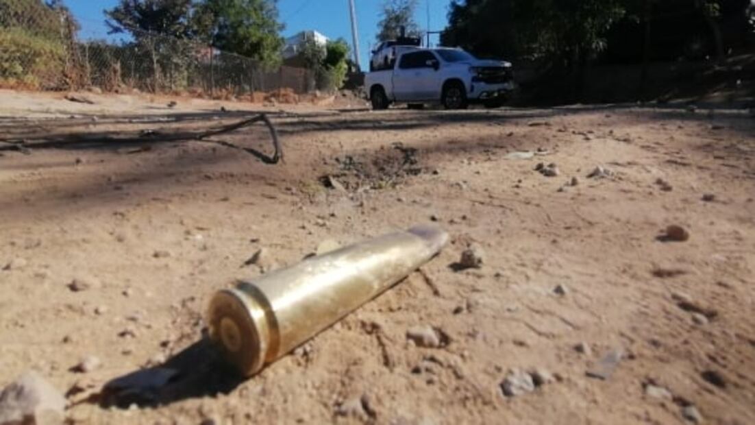 FOTOS. Autos destruidos y balas: los vestigios que dejó la captura de Ovidio Guzmán