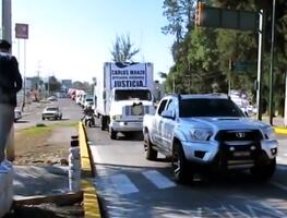 Transportistas marchan por la paz y justicia tras el asesinato del alcalde de Uruapan