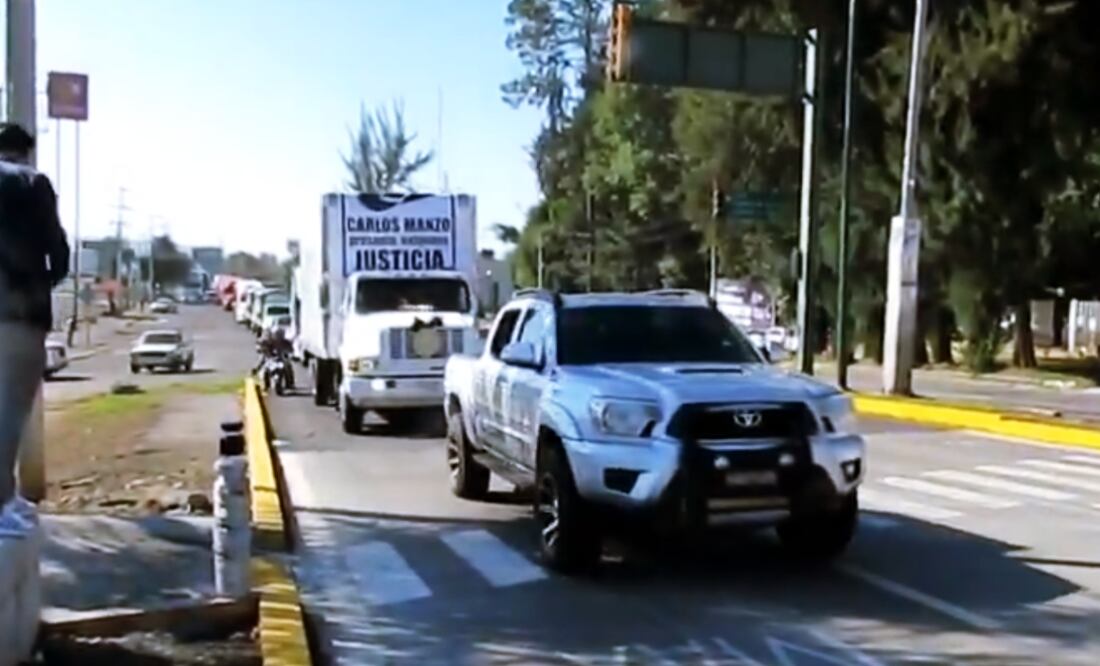 Transportistas marchan por la paz y justicia tras el asesinato del alcalde de Uruapan. Foto: Captura de pantalla