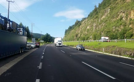 Reanudan vialidad en la México-La Marquesa tras volcadura