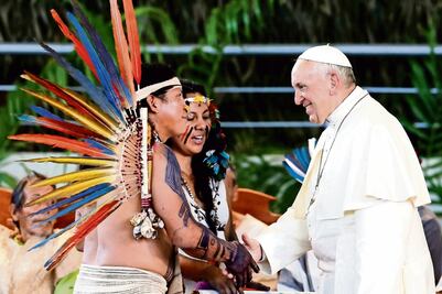 Papa se erige en defensor de indígenas de la Amazonia 