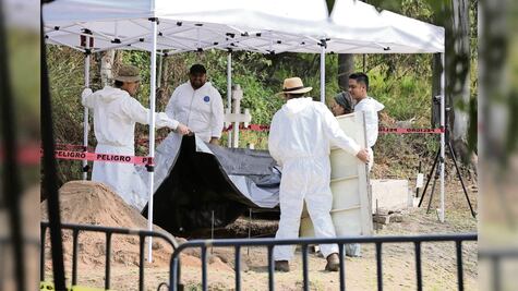 A identificación, restos exhumados del Panteón Dolores