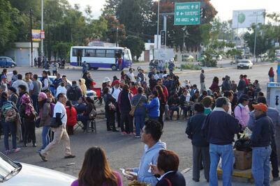 Acuerdan seguir con paro del sector Salud en Oaxaca