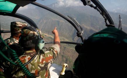 Localizan 6 cuerpos del helicóptero de EU que cayó en Nepal