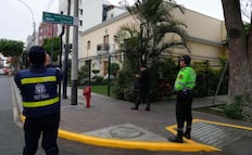 Perú refuerza vigilancia a embajada de México que asila a Betssy Chávez; ven riesgo de fuga durante celebraciones navideñas