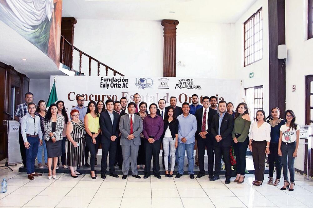 En el certamen estatal del Concurso de Oratoria, celebrado en Coahuila, participaron ocho jóvenes procedentes de diversos municipios; discutieron sobre diversos temas de la agenda nacional. (HILDA FERNÁNDEZ. EL UNIVERSAL)