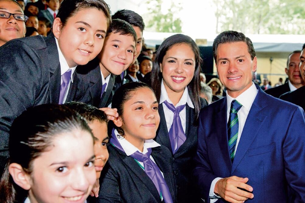 El Presidente se reunió en Los Pinos con los mil estudiantes más destacados de sexto año de primaria, ganadores de la Olimpiada del Conocimiento 2016 (PRESIDENCIA)