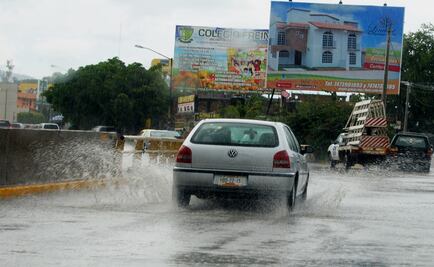 Lluvia deja encharcamientos en la CDMX