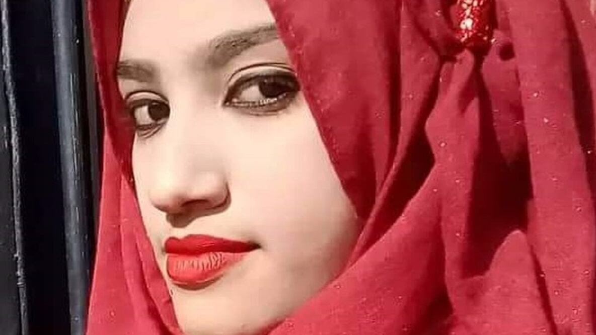 Nusrat Jahan Rafi tenía 19 años cuando murió días después de que le prendieran fuego. Foto: Cortesía 