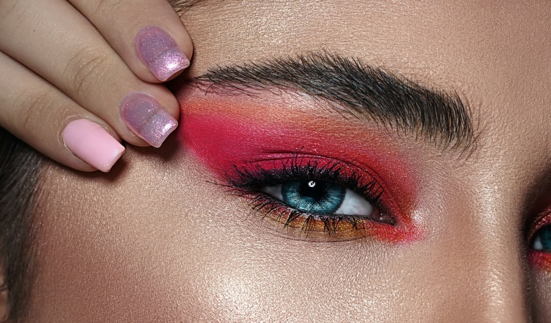 Estos beauty tips te ayudarán a disimular los párpados caídos / Foto Pexels