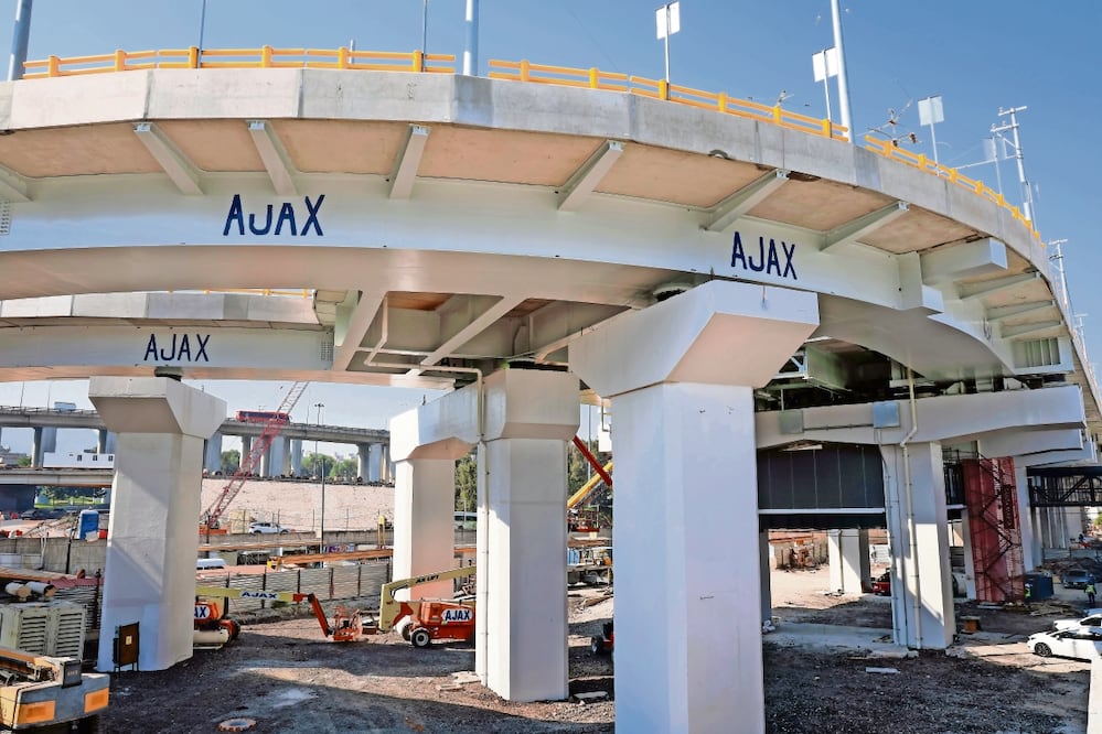 Uno de los contratos revisados por la ASF fue el de la construcción del viaducto curvo de conexión de la CDMX con el Trolebús. Foto: Archivo EL UNIVERSAL