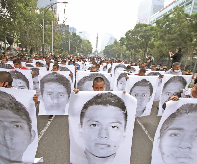 De acuerdo con investigaciones, el exmando policial probablemente sabía de la detención de los normalistas en tiempo real y, posteriormente, negó los hechos y el destino de las víctimas. ARCHIVO EL UNIVERSAL