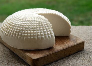 Profeco alerta sobre marcas de quesos panela falsos