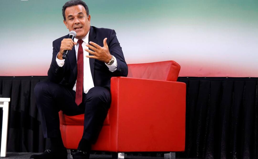 Se trata de un show compuesto por alrededor de 60 canciones, muchas de las cuales serán presentadas en popurrí, indicó el tenor Fernando de la Mora. FOTO: Carlos Mejía/EL UNIVERSAL.