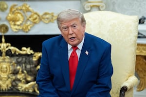 Trump aprueba acuerdo nuclear con Arabia Saudita; el reino obtiene vía para enriquecer uranio