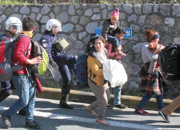 La OTAN moviliza fuerza naval para frenar migración