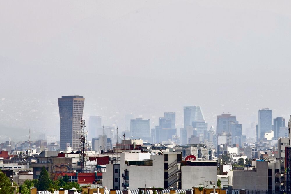 En algunos puntos de la Ciudad de México se registraron concentraciones máximas de ozono de 160 partes por billón durante este jueves. Foto: German Espinozsa | El Universal