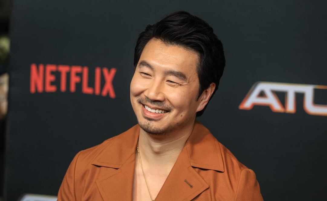 Simu Liu visitó México para promocionar la cinta "Atlas", donde comparte créditos con JLo. Foto: Gabriel Pano/ EL UNIVERSAL.