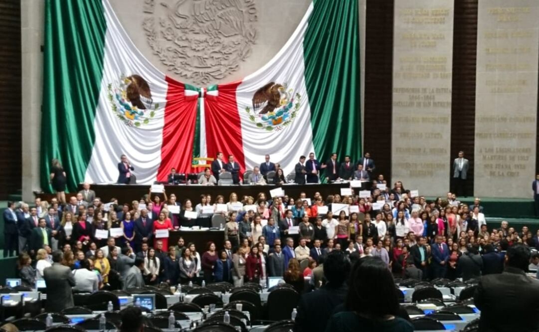Diputadas exigieron que no haya más mujeres amedrentadas para dejar su cargo público a ningún hombre. Foto Alejandra Canchola