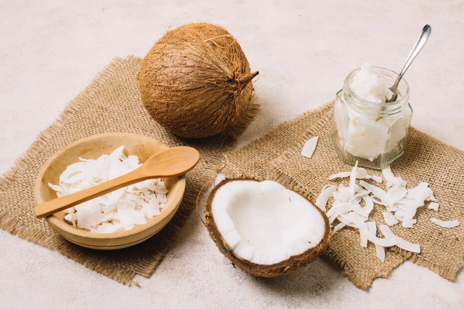 Aceite de coco para hidratar las uñas. Foto: Freepik
