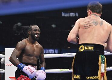 'Canelo' Álvarez es derrotado por decisión unánime ante Terence Crawford y pierde el título de campeón indiscutido del peso supermediano