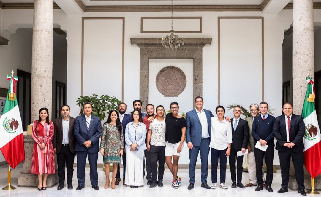 Segob concluye mesas de negociación con pacientes VIH-Sida / Tomada de Twitter @SEGOB_mx