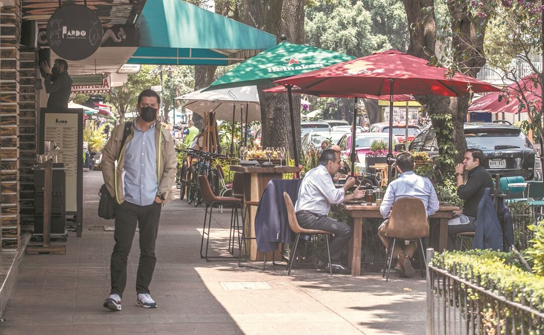 Vecinos de Polanco se han manifestado en contra del acaparamiento de la vía pública por parte de restaurantes. Foto: GERMÁN ESPINOSA. EL UNIVERSAL