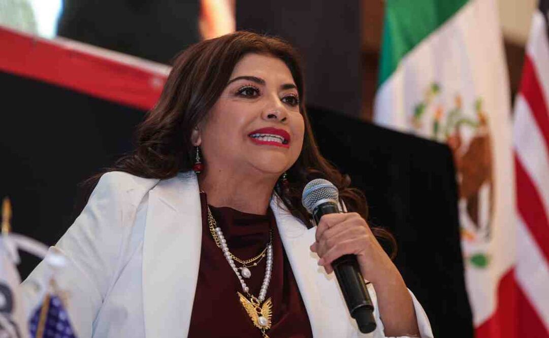 La candidata de la coalición "Sigamos Haciendo Historia", Clara Brugada, declaró que la oposición está en su derecho de presentar denuncias ante el Instituto Electoral de la Ciudad de México (IECM), pero advirtió que son “bolas de humo” porque el aspirante de la alianza “Va por la CDMX” va perdiendo.  Foto: Especial