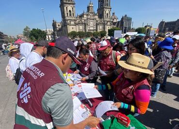 Entregan apoyo económico a universitarios; 20 mil estudiantes recibirán estímulos para transporte