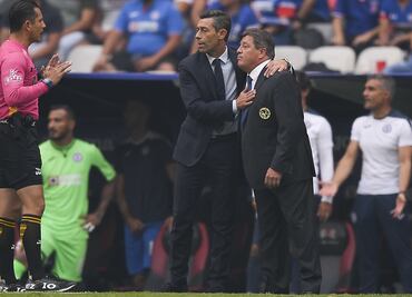 "Miguel Herrera merece dirigir en Europa", Pedro Caixinha