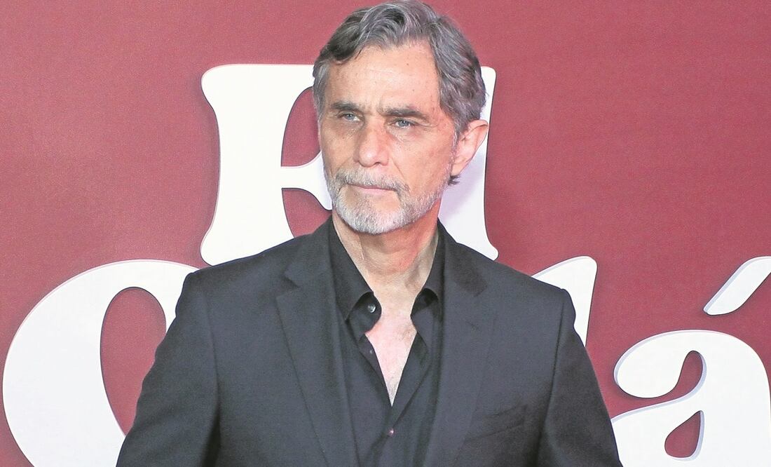 En esta comedia, Humberto interpreta a un personaje, de nombre Fabián del Mar, que vive de sus viejas glorias como actor de telenovelas, una actividad que él distrutó en su juventud.