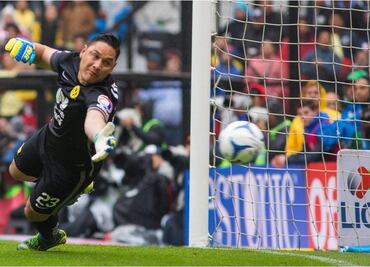 Moi se disculpa con Toño