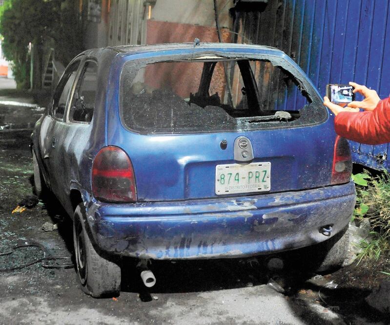 Las autoridades capitalinas aún no definen contra qué grupo criminal iba dirigido el ataque armado del 8 de junio en la colonia Candelaria Ticomán en donde balearon 15 casas y quemaron cinco vehículos. ARCHIVO EL UNIVERSAL