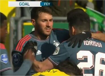 VIDEO: Santiago Giménez aporta una anotación en la goleada del Feyenoord