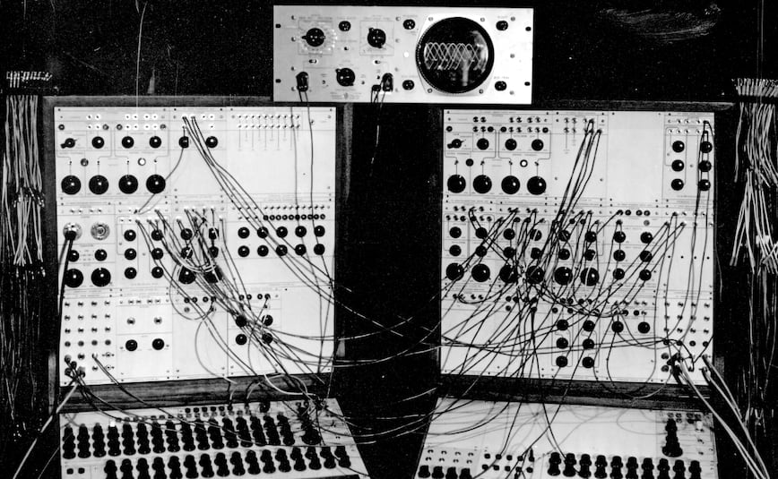 Primer Laboratorio de música electrónica en México, 1970. Foto: Paulina Lavista