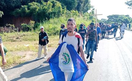 Caravana migrante sale de Tapachula, Chiapas; se dirige a Ciudad de México