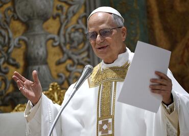 FOTOS: Así fue la primera misa que ofreció el papa León XIV en la Capilla Sixtina